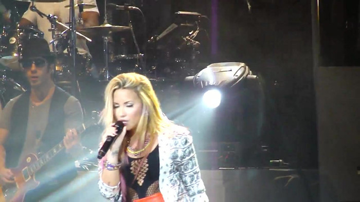 Entrance and All Night Long- Demi Lovato 09694 Entrance and All Night Long- Demi Lovato 09694