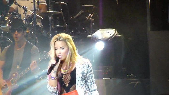Entrance and All Night Long- Demi Lovato 09697 Entrance and All Night Long- Demi Lovato 09697