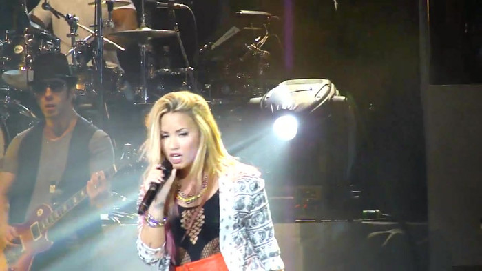 Entrance and All Night Long- Demi Lovato 09698 Entrance and All Night Long- Demi Lovato 09698