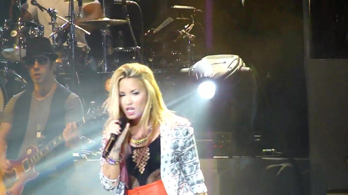 Entrance and All Night Long- Demi Lovato 09700 Entrance and All Night Long- Demi Lovato 09700