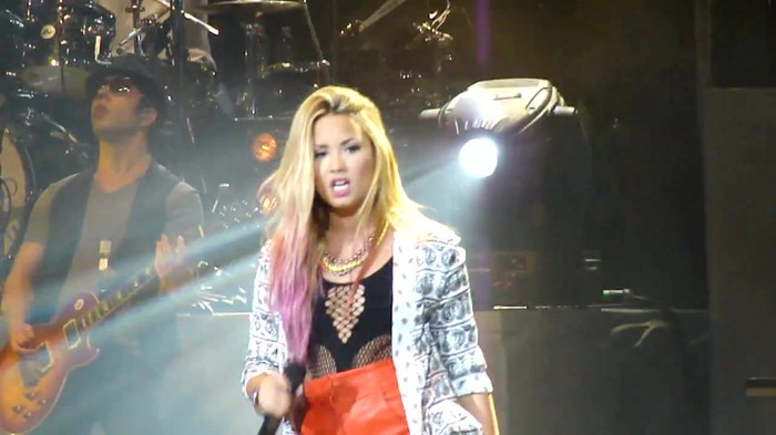 Entrance and All Night Long- Demi Lovato 09713 Entrance and All Night Long- Demi Lovato 09713