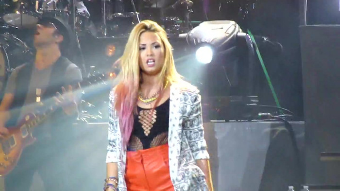 Entrance and All Night Long- Demi Lovato 09722 Entrance and All Night Long- Demi Lovato 09722