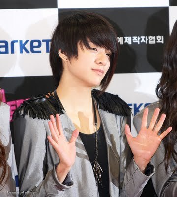fx-amber-20