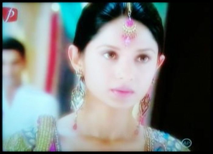  - x-Jennifer Winget 4-x