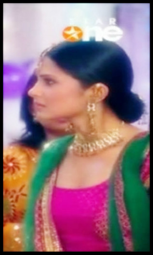  - x-Jennifer Winget 4-x