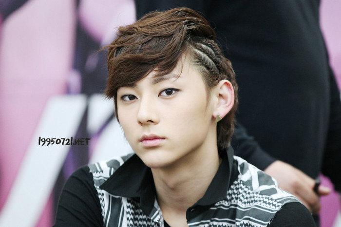 Care din voi e indragostit de ea?