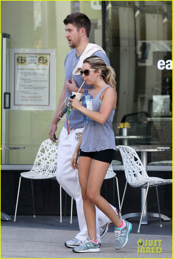 ashley-tisdale-scott-speer-equinox-gym-01 - Ashley Tisdale Is So Lucky to Have Such an Amazing Dad