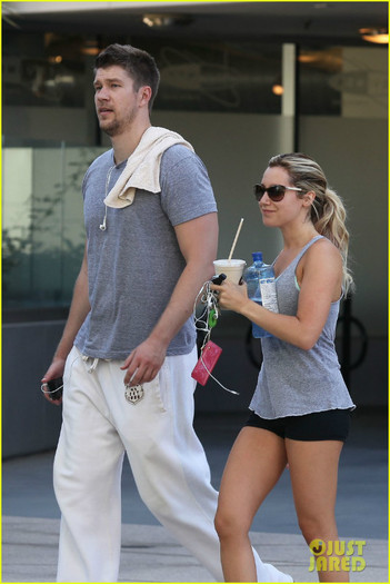ashley-tisdale-scott-speer-equinox-gym-02 - Ashley Tisdale Is So Lucky to Have Such an Amazing Dad