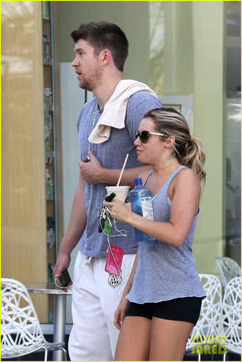 ashley-tisdale-scott-speer-equinox-gym-06 - Ashley Tisdale Is So Lucky to Have Such an Amazing Dad