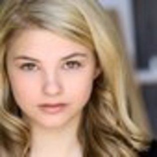 stefanie-scott-167056l-thumbnail_gallery - stefanie scott