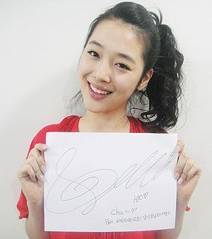 f_x_Sulli_gets_fans_excited_for_their_comeback_04112009233512 - Sulli