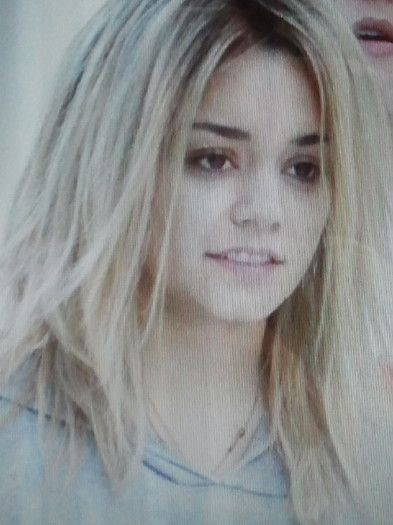 !!! - aaaaaaaaaaaa Vanessa Hudgens s-a vopsit blonda  aaaaaaaaaa