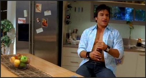 -saif inca se uita la meci =)).-