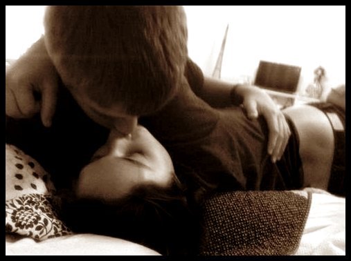 J: Gata..shh..va fi bine...shh...[continuand]