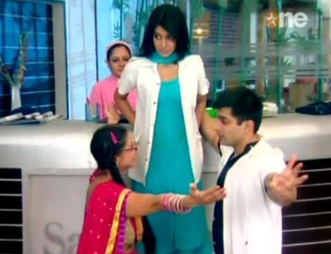 394936_232469350160661_2040727441_n