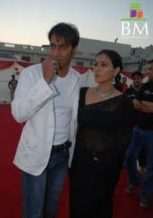  - Kajol si Ajay Devgan