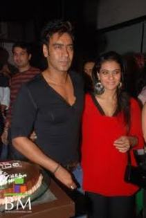  - Kajol si Ajay Devgan