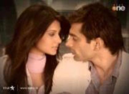 417098_314620138586851_910800079_a - jennifer winget 9