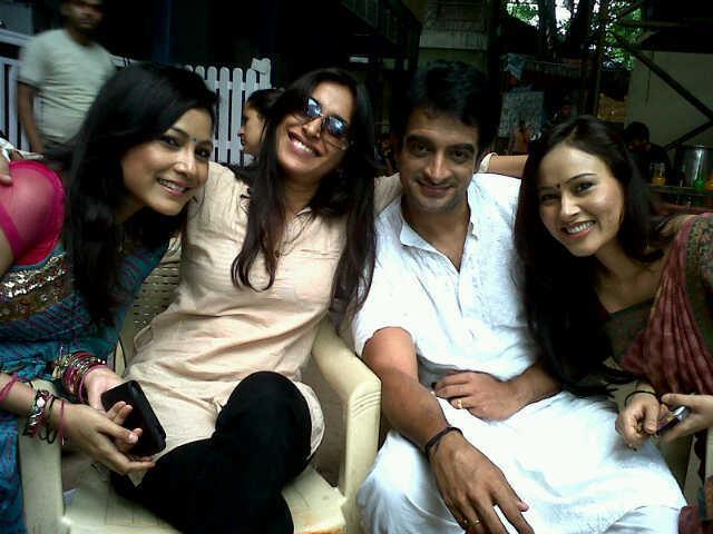 313390_210884838975766_142277532503164_640263_1469766053_n - xxPavitra Rishta behind the scenesxx