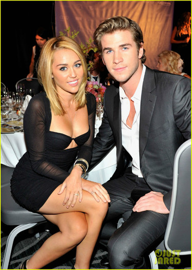 miley-cyrus-liam-hemsworth-australians-in-film-awards-03 - Miley Cyrus Australians in Film Awards with Liam Hemsworth