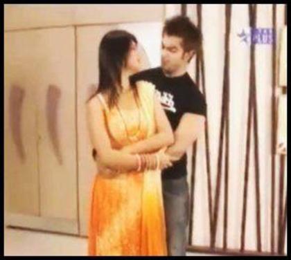 302562_297858796899121_641944960_n