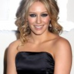 Hilary_Duff_1223915400_1