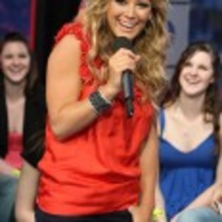 Hilary_Duff_1223915574_4