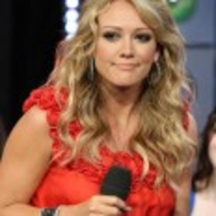 Hilary_Duff_1223915600_2