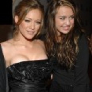 Hilary_Duff_1223915626_2