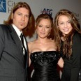 Hilary_Duff_1223915650_0