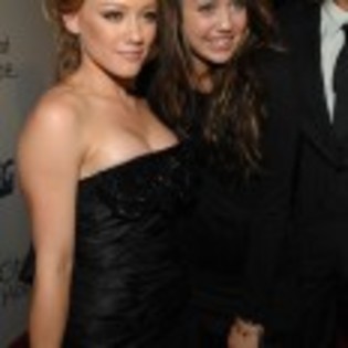 Hilary_Duff_1223915651_2
