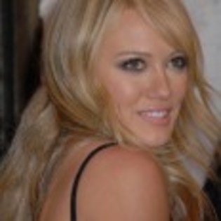 Hilary_Duff_1223915684_1