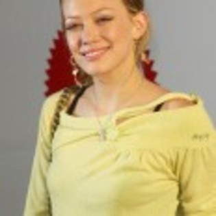 Hilary_Duff_1223915750_3
