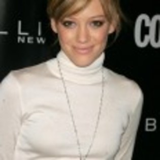 Hilary_Duff_1223915838_1