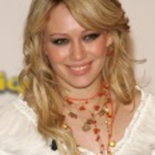 Hilary_Duff_1223915842_3