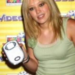 Hilary_Duff_1223915897_3