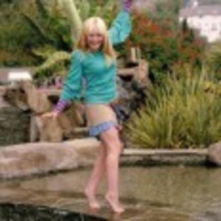 Hilary_Duff_1223916062_0