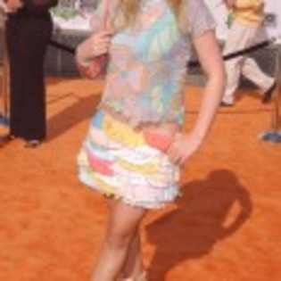 Hilary_Duff_1223916175_4