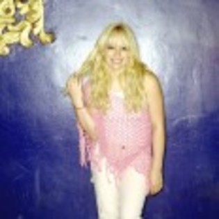 Hilary_Duff_1223916509_4