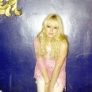 Hilary_Duff_1223916528_2