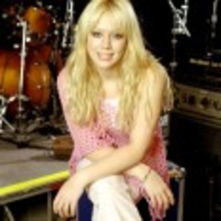 Hilary_Duff_1223916529_4