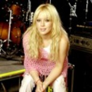 Hilary_Duff_1223916551_0