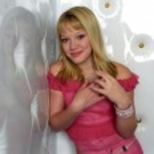 Hilary_Duff_1223916742_3