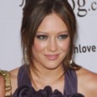 Hilary_Duff_1223917138_4