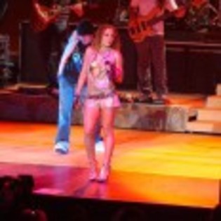 Hilary_Duff_1223917393_2