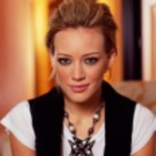 Hilary_Duff_1223917430_3