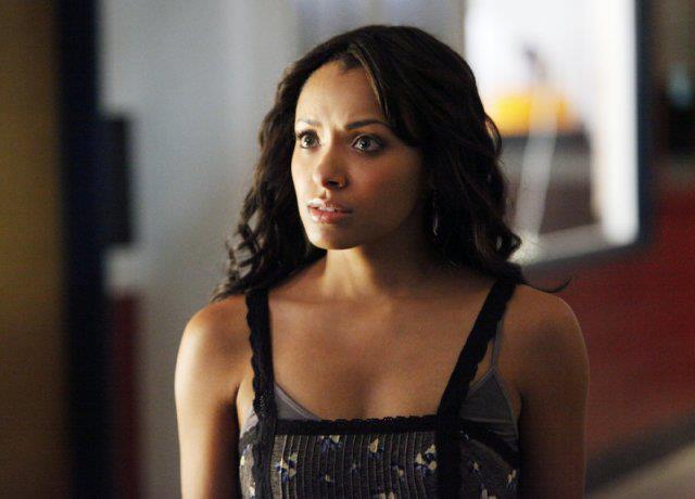 Elena antre tine si Damon a fost ceva sau este - The vampire diaries banda