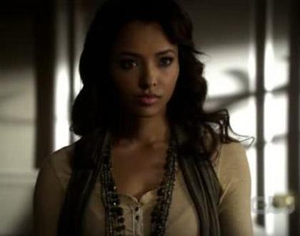 si esti sigura 100% ca nu te gandesti la Damon - The vampire diaries banda