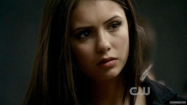 de cand sunteti voi asa apriopiati zise Elena cu suparare si gelozie - The vampire diaries banda