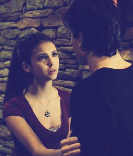 nu am stiut ca simteai asta - The vampire diaries banda